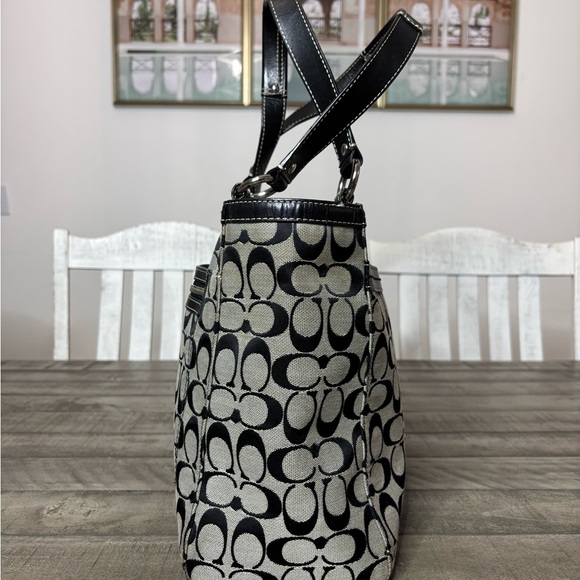 Coach Signature Tote Bag – Black & Gray - Picture 2 of 7
